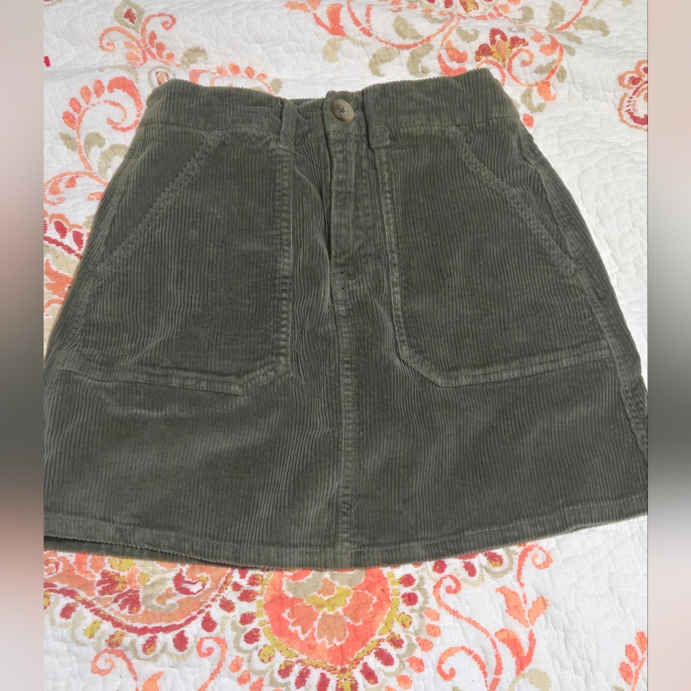 Size 0 American Eagle Outfitters Green Corduroy Mini Skirt.